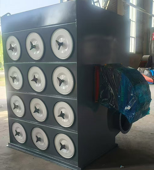 Cartridge dust collector